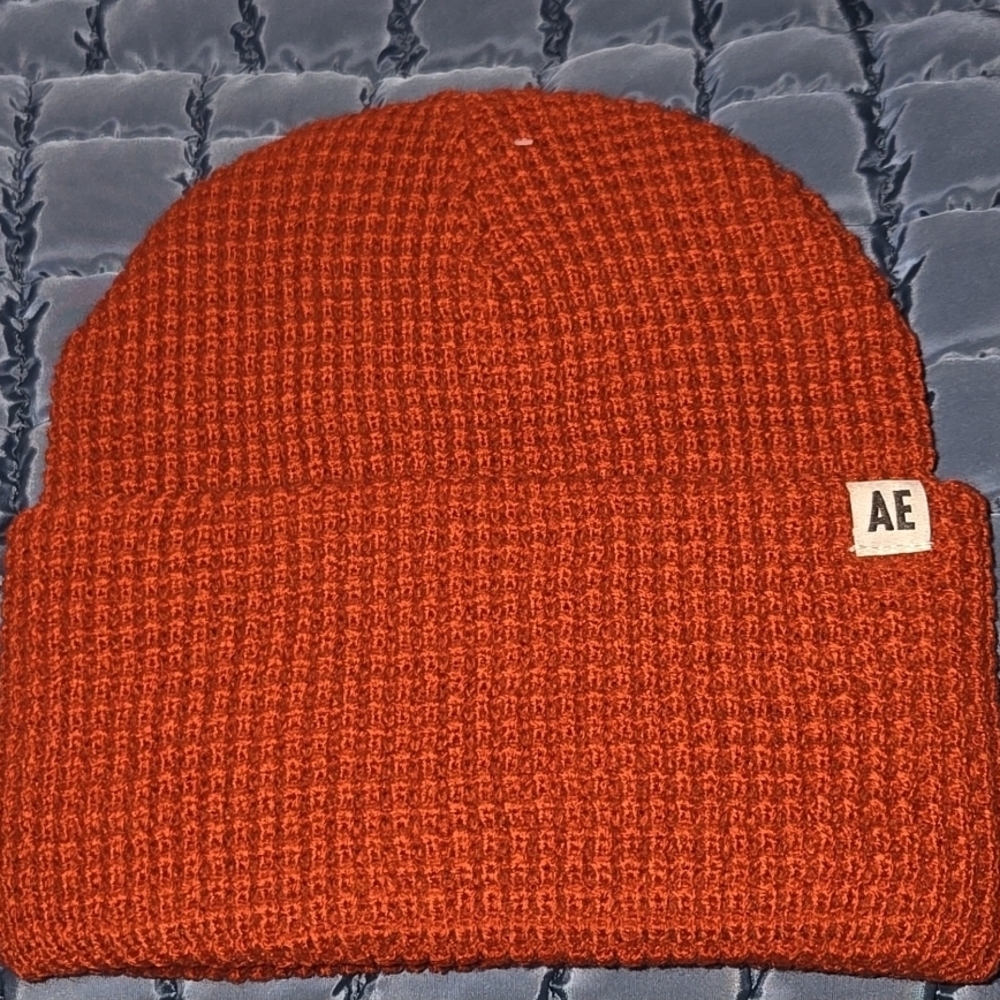 NWT AE American Eagle Red Ribbed Knit Beanie Unisex One Size